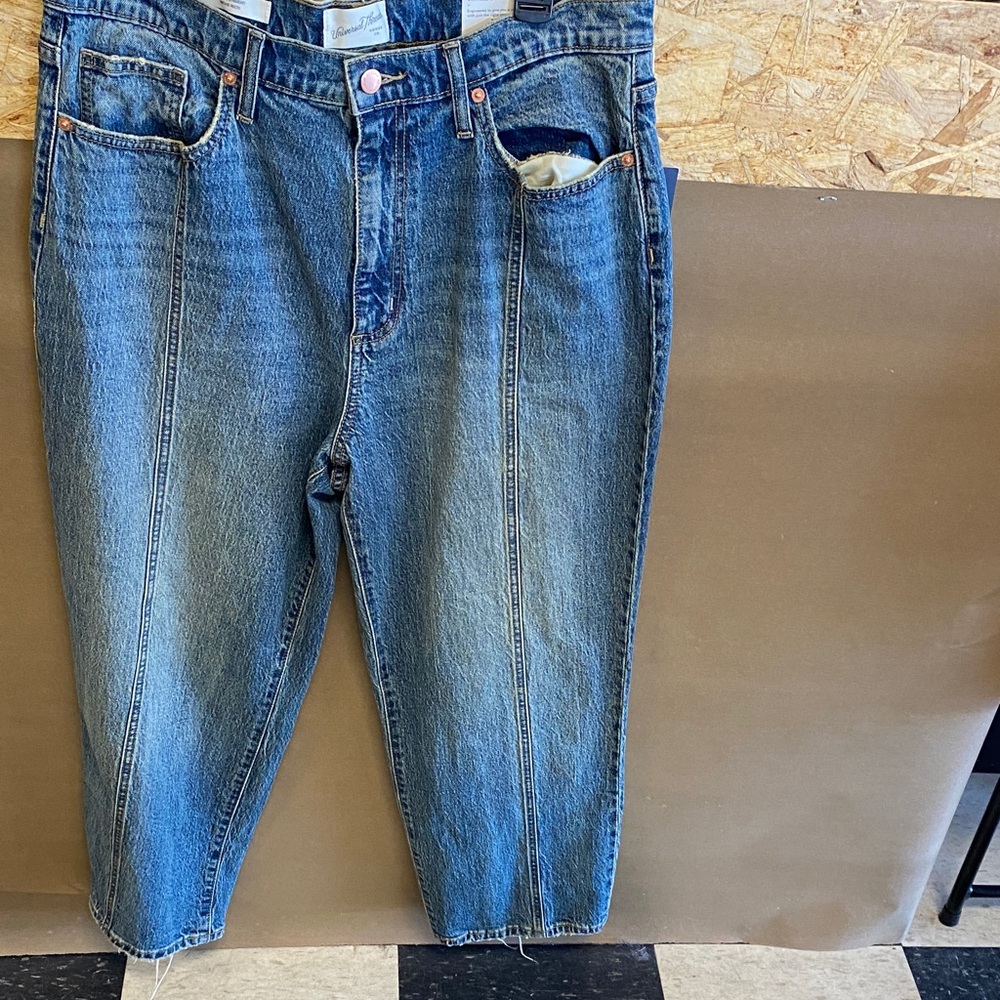 Ladiesβ Blue Jeans. Vintage straight.